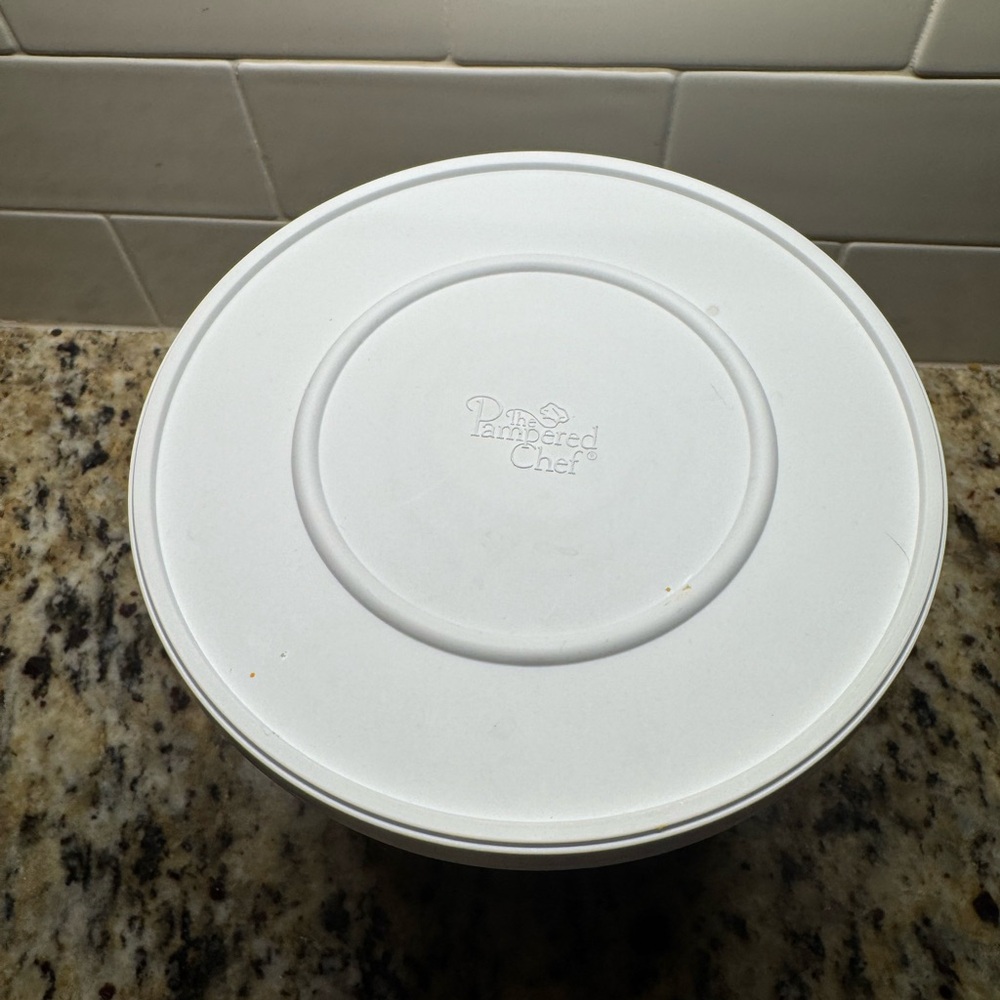 Pampered Chef Trifle Bowl - New without Outer box, Never Used - Picture 6 of 6